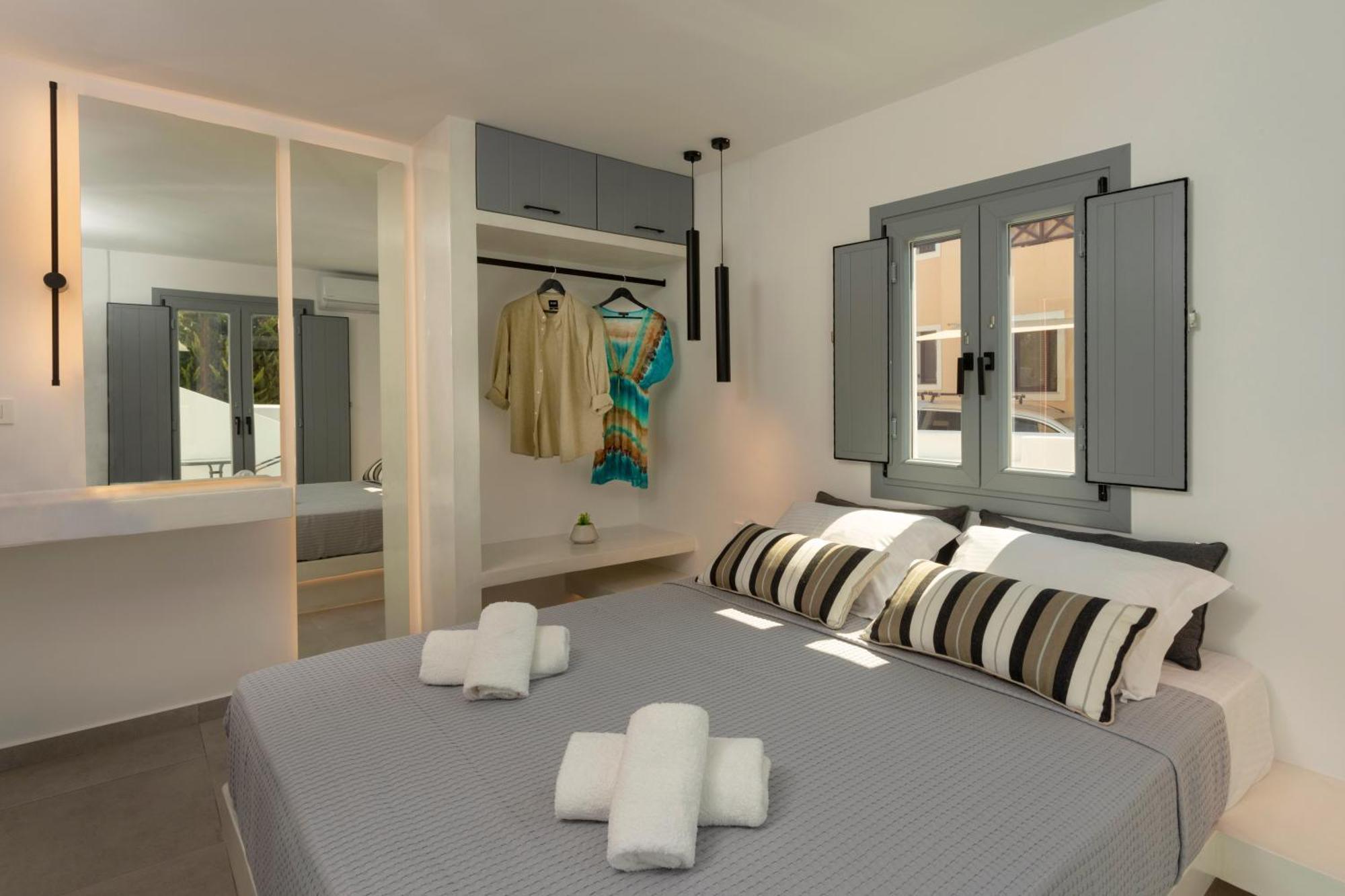 Linea Luxury Suites Fira  Exterior foto